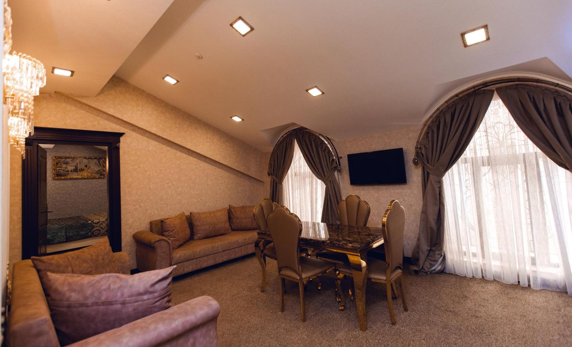 Baku Hotel 占贾 外观 照片