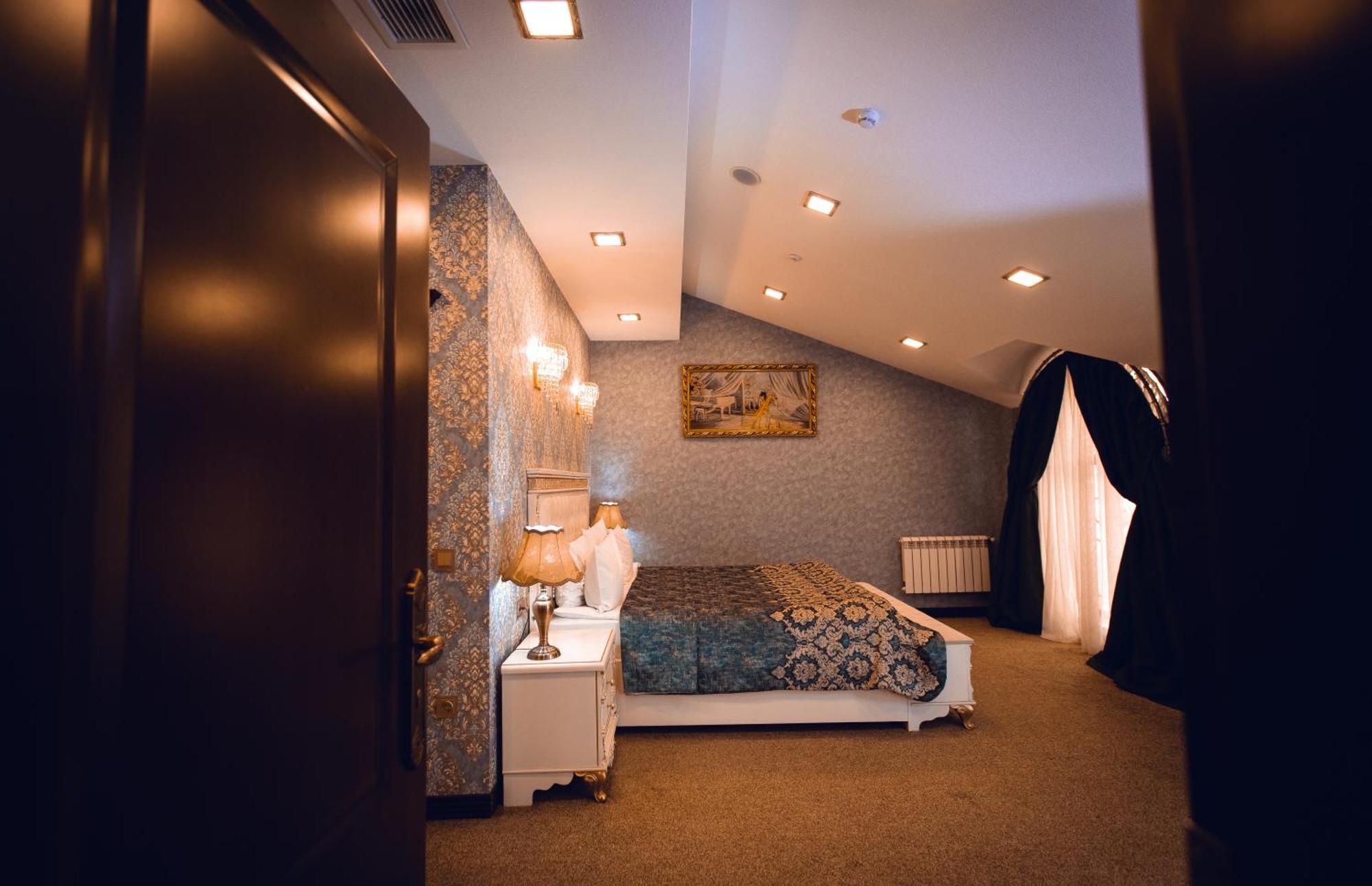 Baku Hotel 占贾 外观 照片