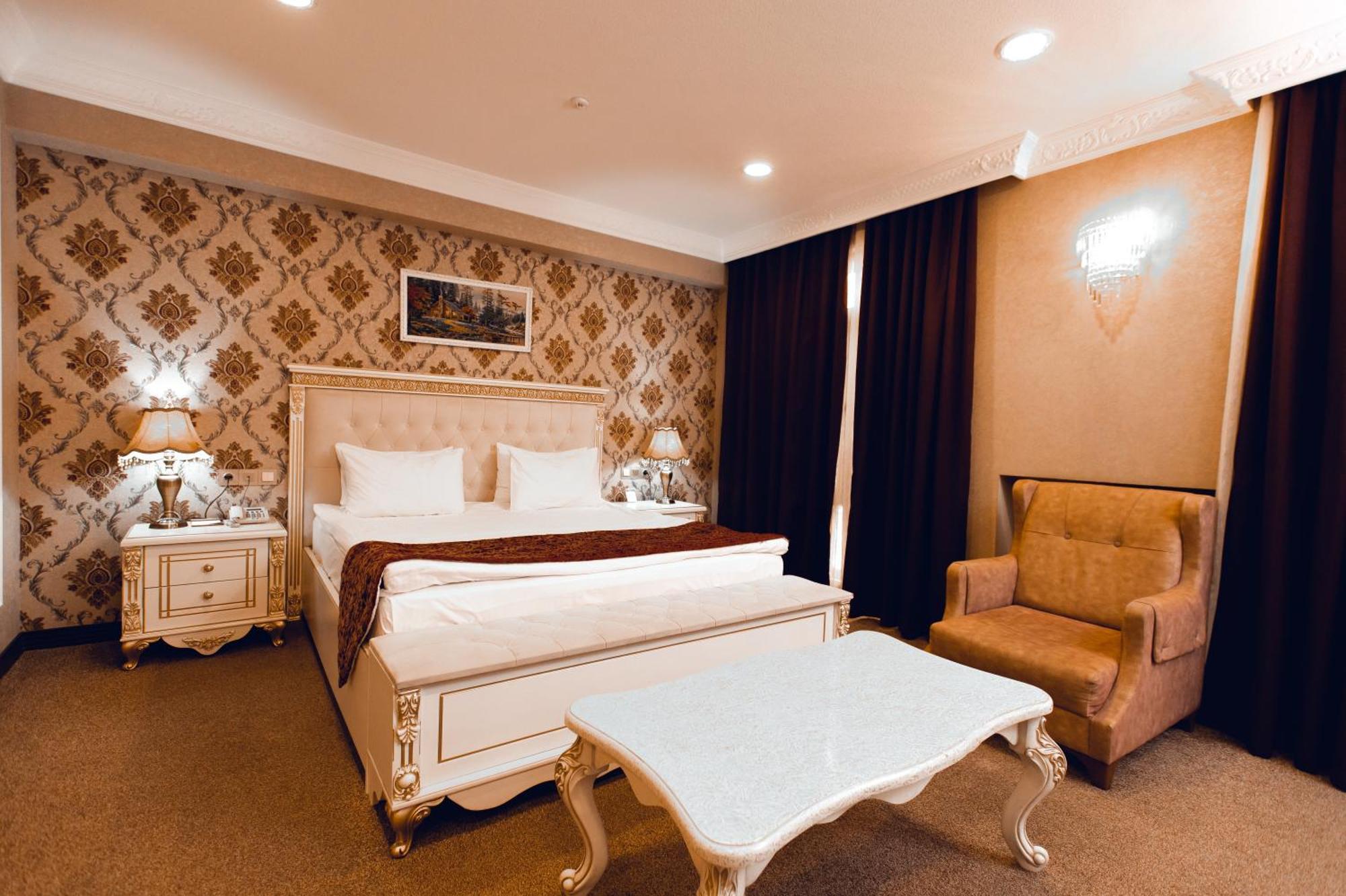 Baku Hotel 占贾 外观 照片