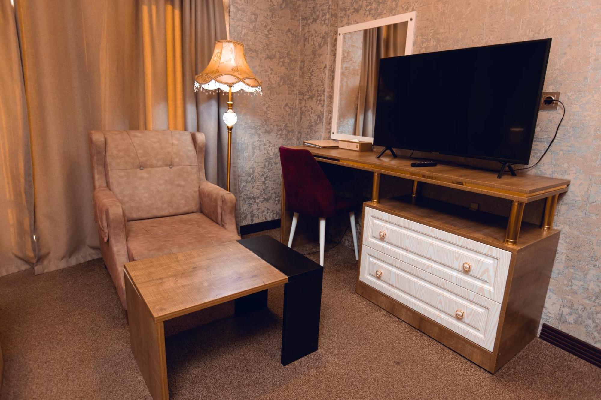 Baku Hotel 占贾 外观 照片