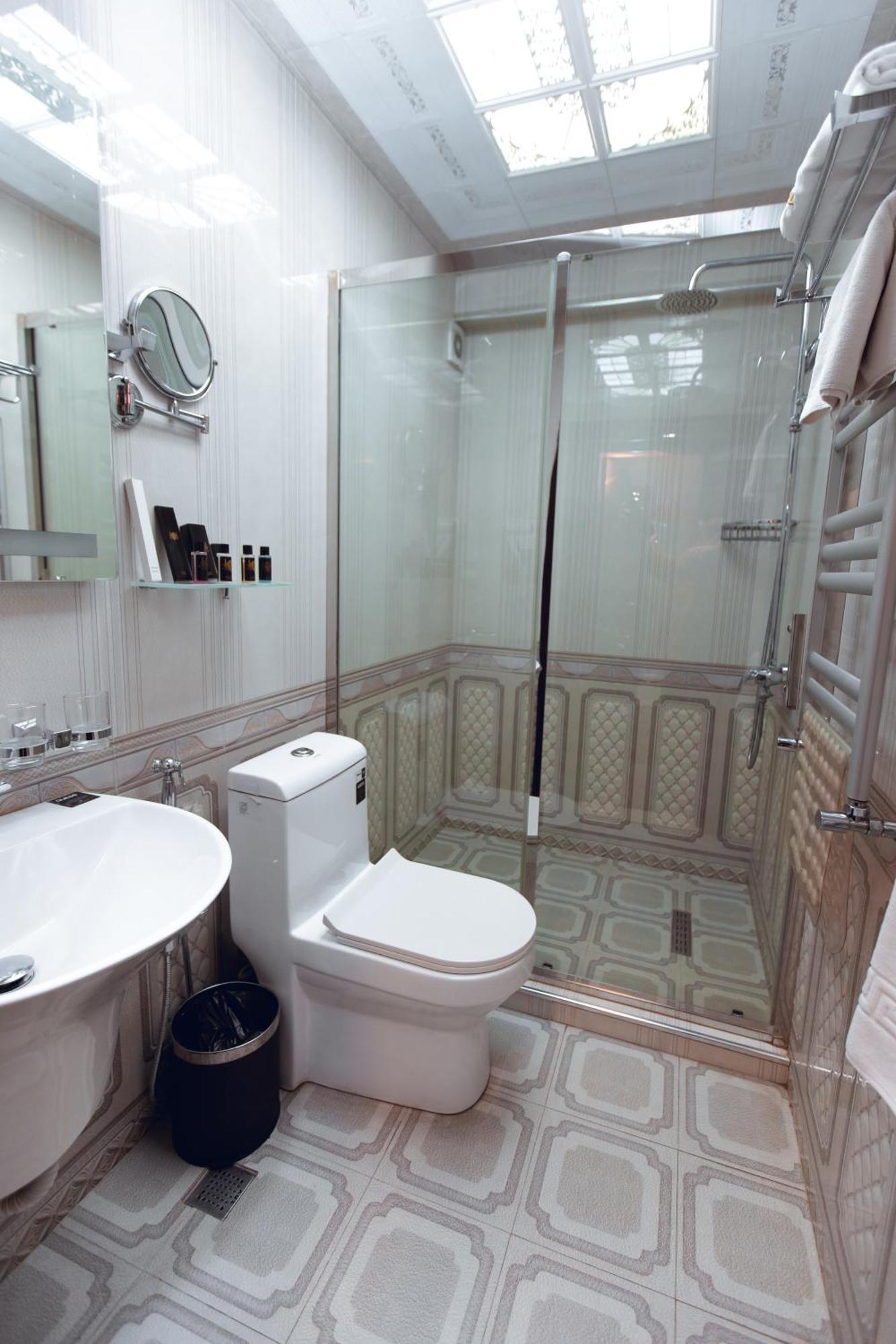 Baku Hotel 占贾 外观 照片