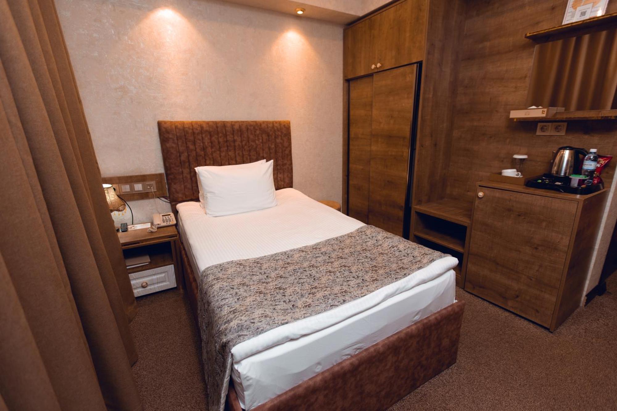 Baku Hotel 占贾 外观 照片